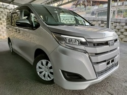  Toyota Noah 2.0X 8 Seater