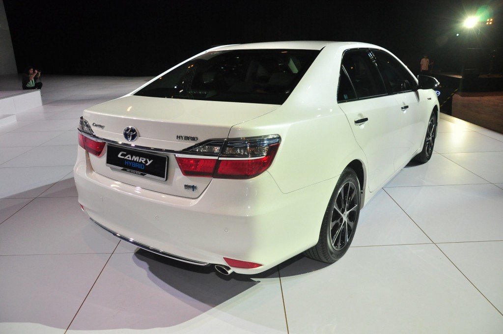 Toyota Camry Hybrid CKD - 18