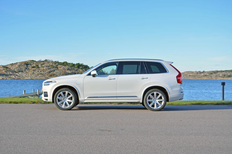 Volvo XC90 T8 AWD Plug-in Hybrid - 09