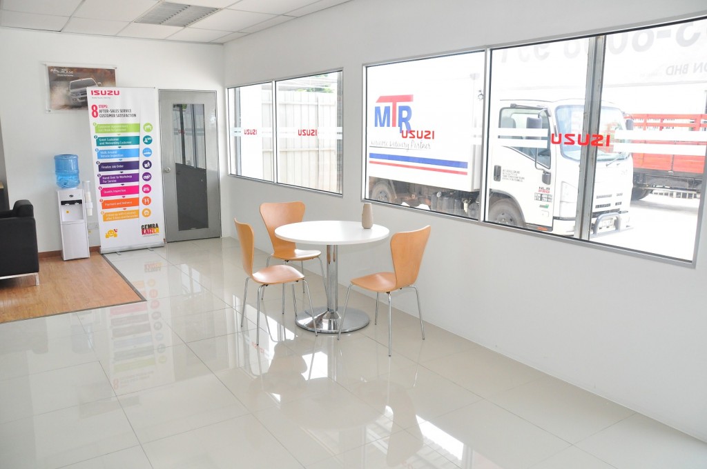 Isuzu 3S Centre Puchong - 20 Service centre