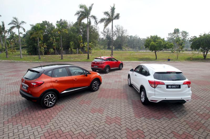 Shootout: Mazda CX-3 vs Honda HR-V vs Renault Captur  CarSifu