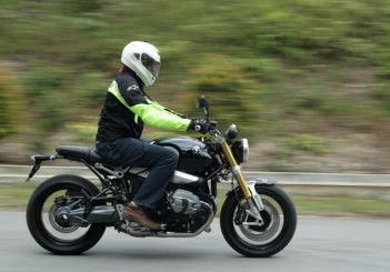 BMW RnineT (2)