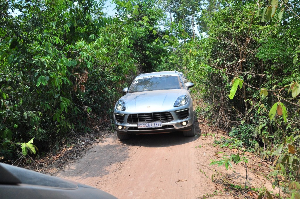 Porsche - 020 Macan