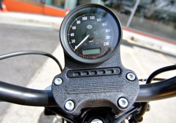 Harley-Davidson Iron 883 - 11