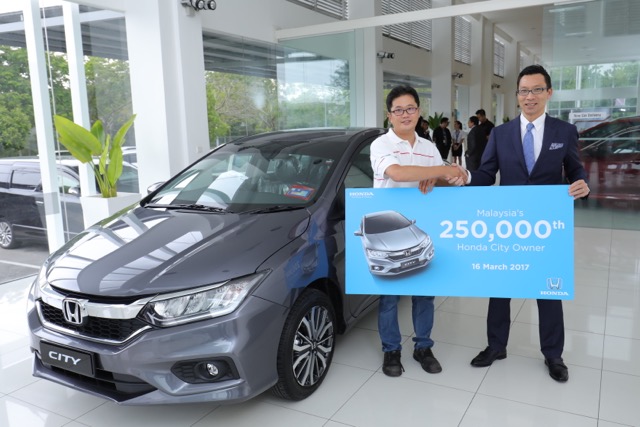 Owners Honda Com >> Honda Malaysia Celebrates Its 250 000th City Owner Carsifu Owners Honda Com >> Honda Malaysia Celebrates Its 250 000th City Owner Carsifu
