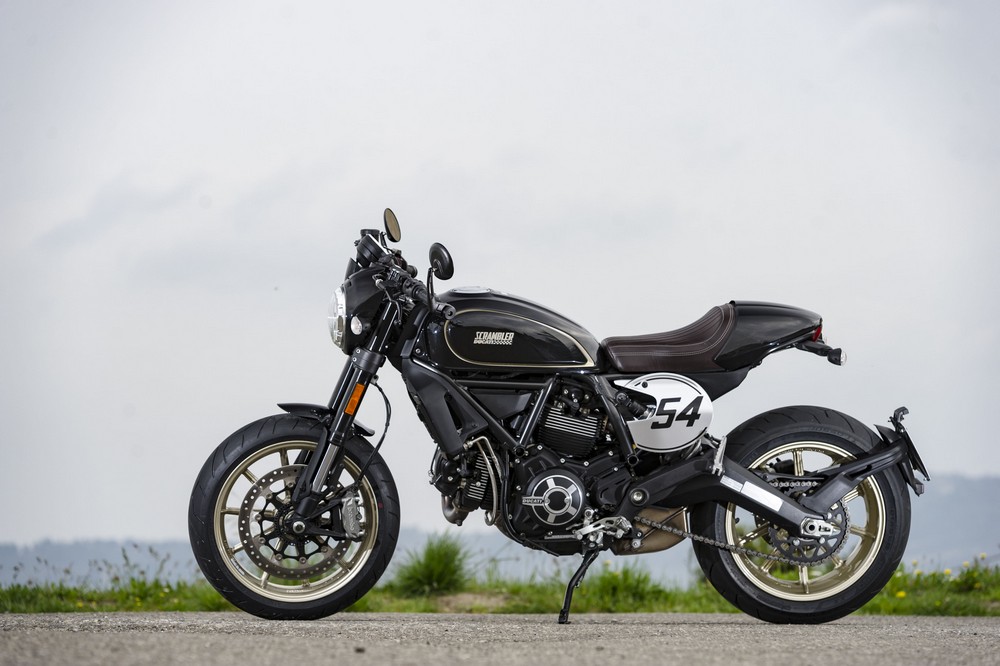 Caf+¿ Racer Static 43