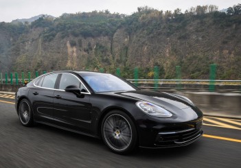 Porsche Panamera 4S - 03