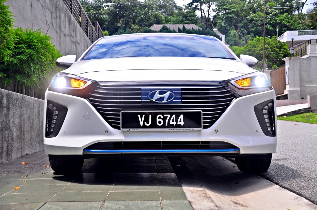 Hyundai Ioniq HEV Plus - 01