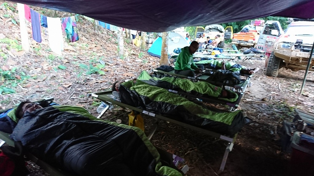 Finally out of the trail and with no more time pressures, everyone takes their time to relax at a campsite near Sungai Mandalipau.