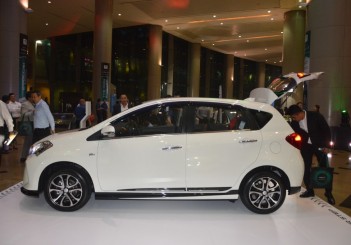 2017 Perodua Myvi: Automatic braking, Advanced Safety 