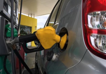 Petrol prices up 4 sen, diesel price unchanged Fuel station pump