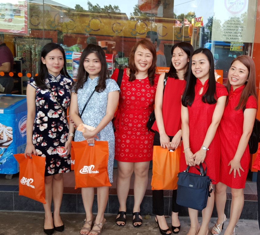 BHPetrol Retail team came to support the company's 2018 Chinese New Year customer appreciation event.    