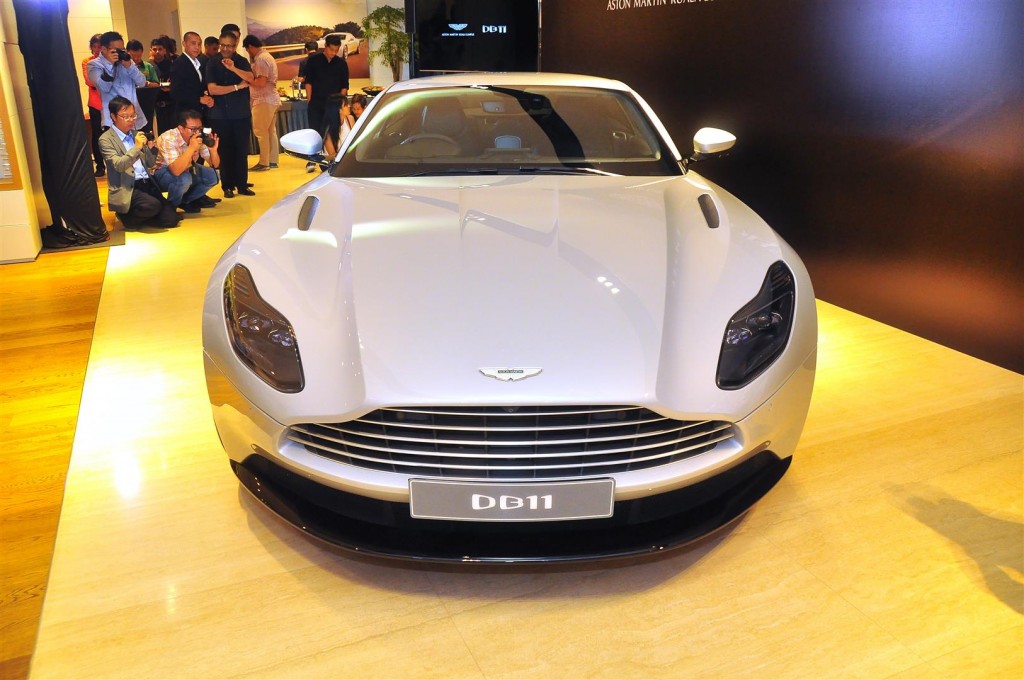 Aston Martin DB11 V8 - 06