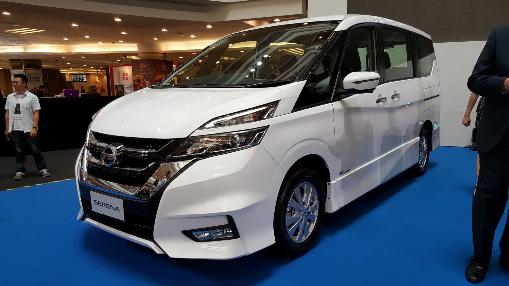 2018 2-litre Nissan Serena S-Hybrid (21)