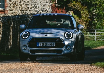 MINI Cooper S for Harry and Megan - 15