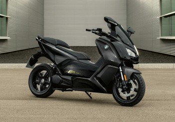 Bmw Motorrad Announces Model Revisions For 2019 Carsifu
