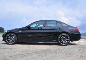 Mercedes-AMG C43 - 02