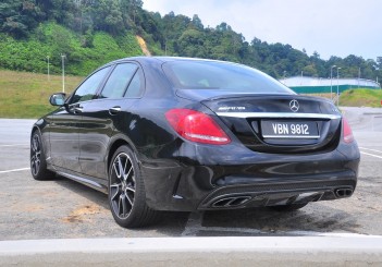 Mercedes-AMG C43 - 03