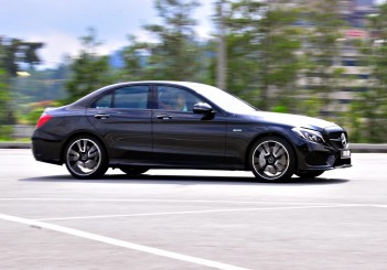 Mercedes-AMG C43 - 37