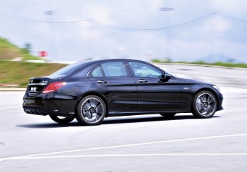 Mercedes-AMG C43 - 39