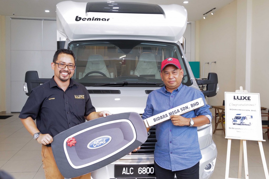 From left, Luxe Motorhomes and Caravans chief executive officer, Mohd Arne Haffnee handing over the key to Bidara Mega chief executive officer, Datuk Shamsul Rosli.