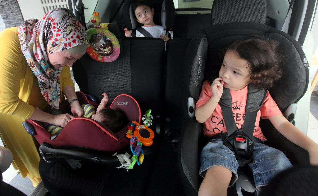 Child seats to be made compulsory by 2020, says Loke CarSifu