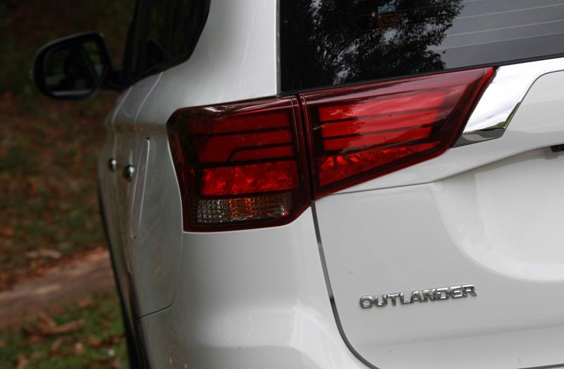 2018 Mitsubishi Outlander 2-litre CKD (10)