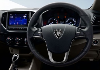 Proton-Persona-Leather-Steering-Hires-RGB