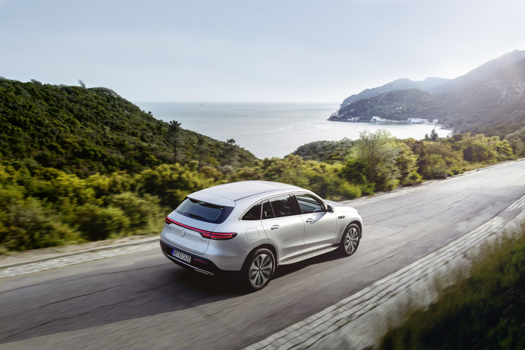 Verkaufsfreigabe & Produktionsstart Mercedes-Benz EQC: Elektrifizierter Stern kommt auf die StraßeMercedes-Benz EQC sales release & start of production: Electrified Mercedes hits the road