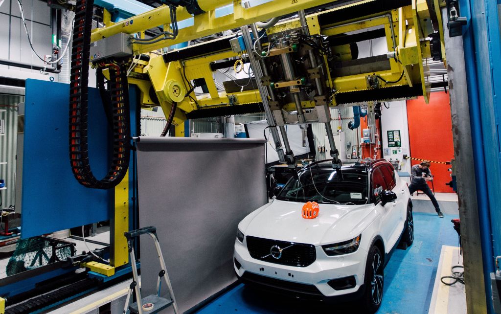 Volvo And Poc Develop World First Car Bike Helmet Crash Test Carsifu