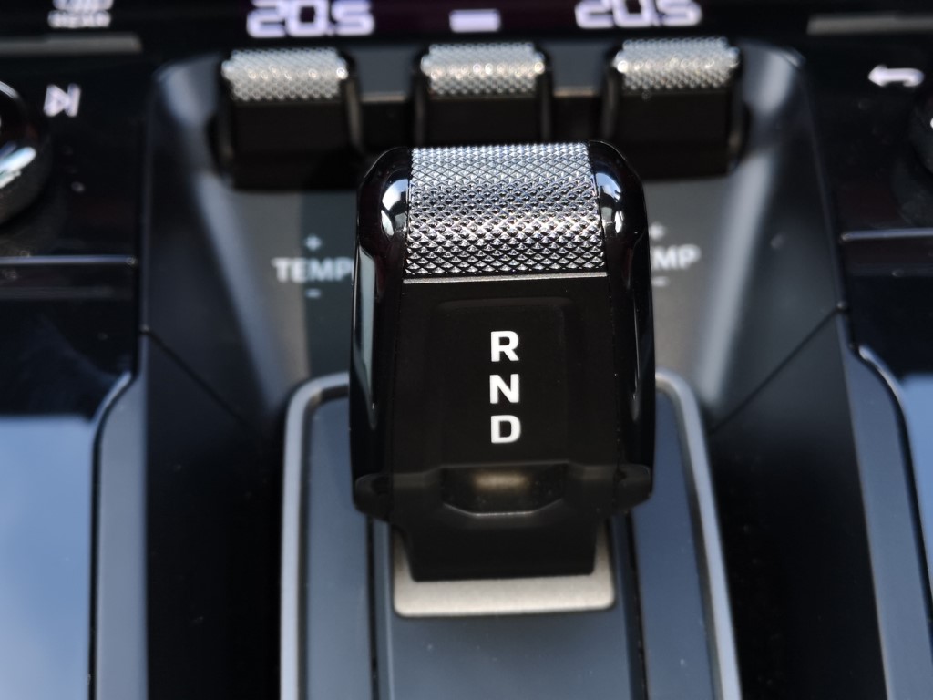 The gearshifter is a stub.