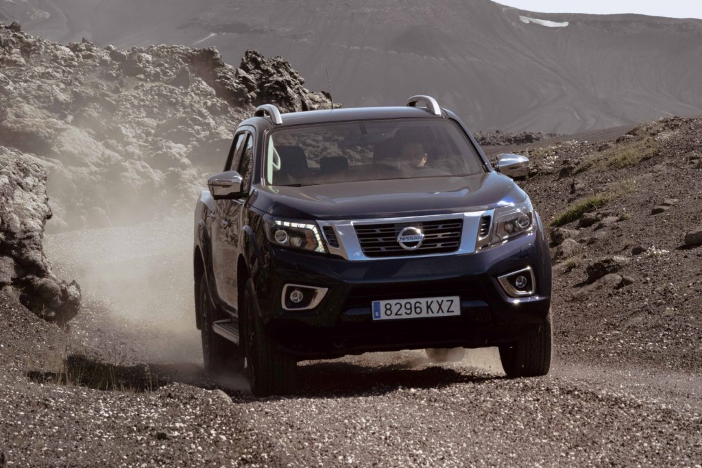 Nissan Navara Double Cab_Blue_Iceland_Dynamic Offroad 4