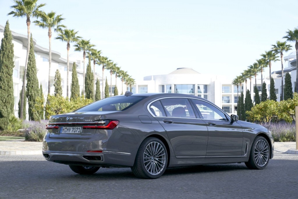 P90342317_highRes_the-new-bmw-750li-xd