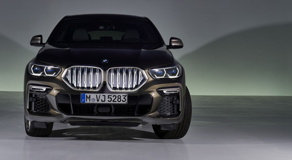 P90356702_highRes_the-new-bmw-x6-still