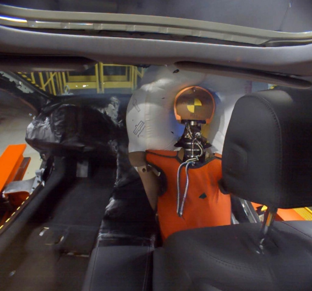 Honda develops new front airbag to reduce injuries CarSifu