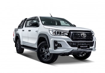 Toyota revises kit on Hilux, Fortuner and Innova Toyota Hilux Black Edition - 01