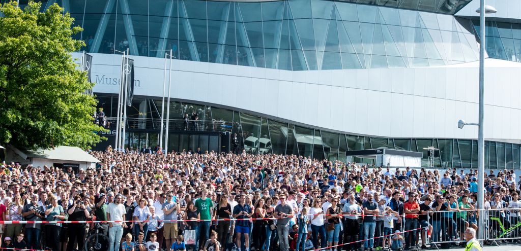 Vision Smart City - Mobilität der Zukunft heute erlebenStuttgart sees first urban flight of Volocopter in Europe