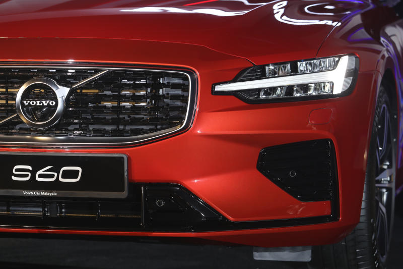 Volvo S60 T8 R Design (7)