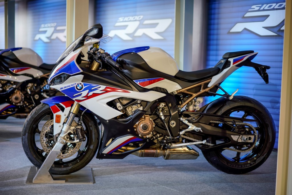 Bmw Motorrad Introduces R 1250 R R 1250 Rs And S 1000 Rr From Rm106k Carsifu