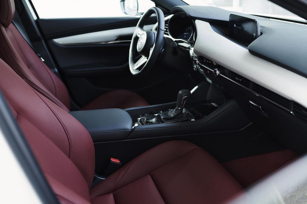 2020_100thSV_BRD15_EU_LHD_Mazda3_Interior