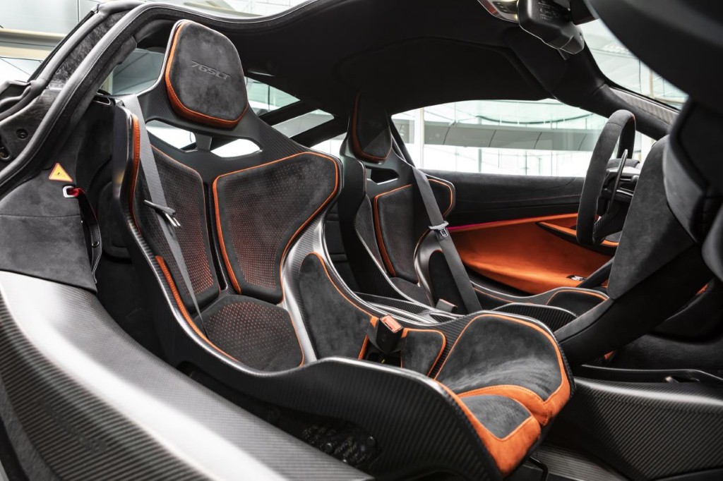 3_765LT_interior (Custom)