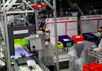 Automakers push to reopen plants with testing and lots of masks Screenshot 2020-04-09 at 12.32.22 PM