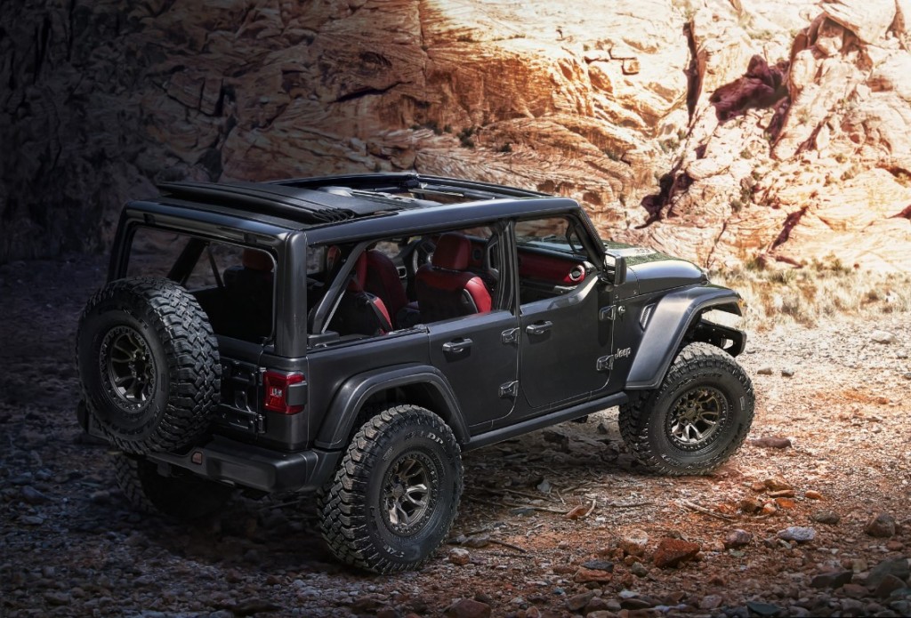 Jeep Wrangler Rubicon (6.4L V-8) - 02