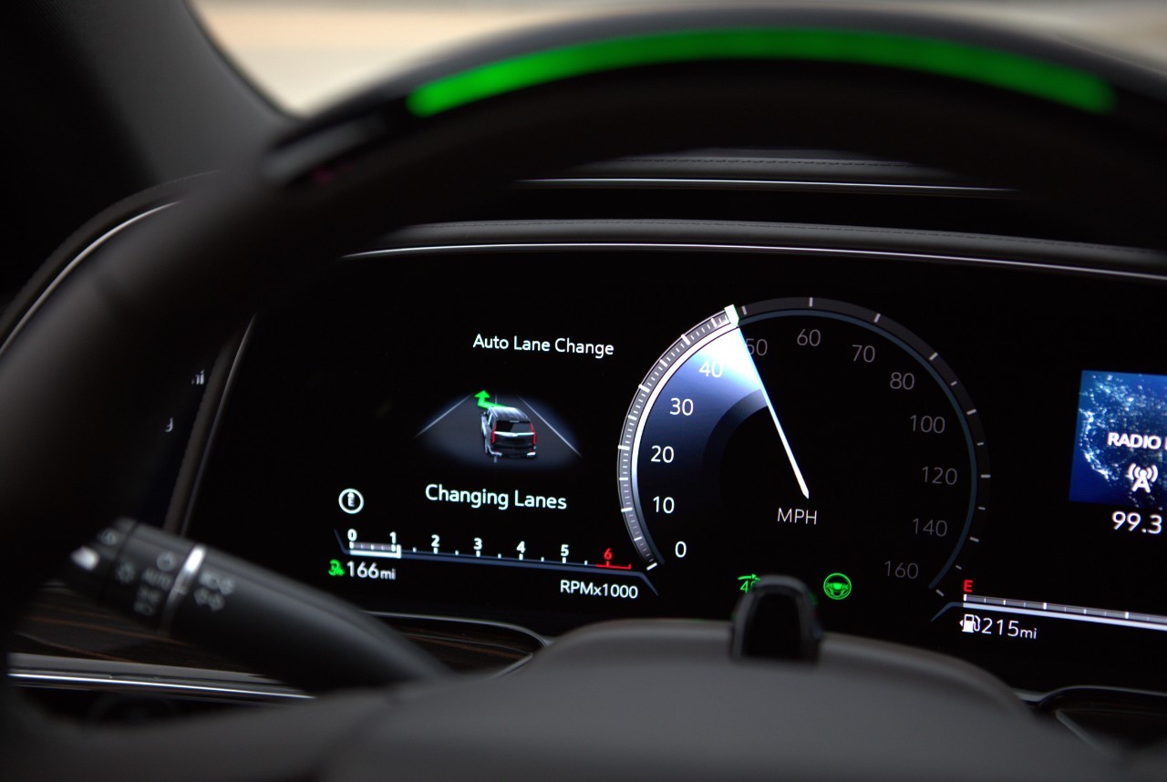 News: Tesla Autopilot 'a distant second' to GM's Super Cruise in hands ...