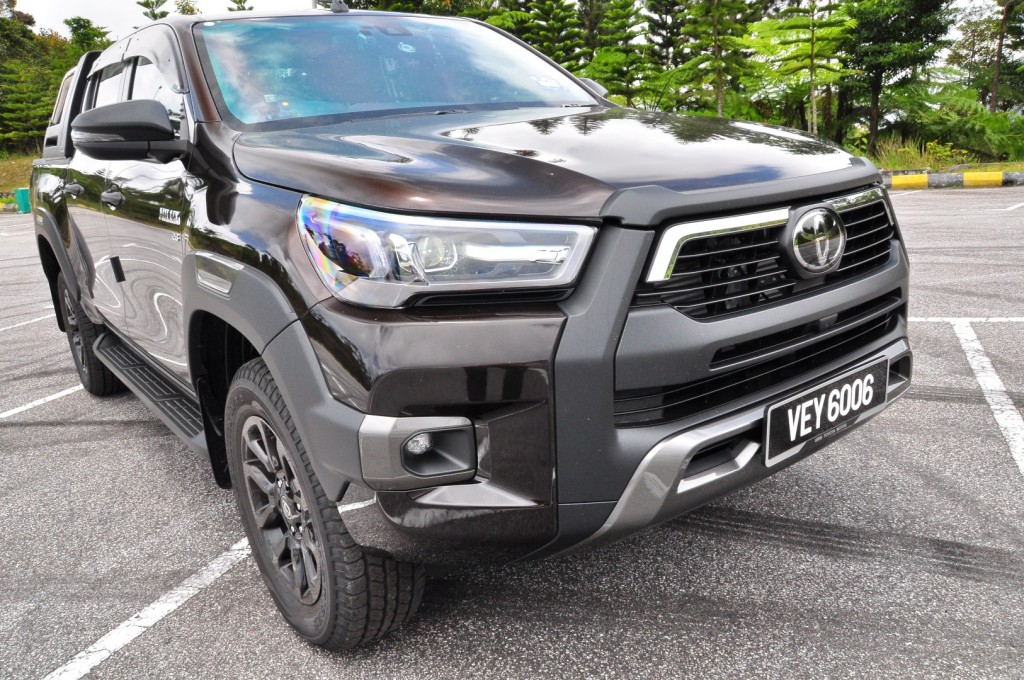 Toyota Hilux 2.8 Rogue - 15