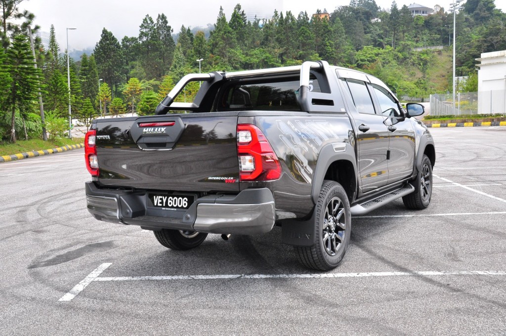 Toyota Hilux 2.8 Rogue - 28