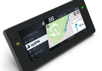 Bosch debuts integrated split screen for motorcycles bo1