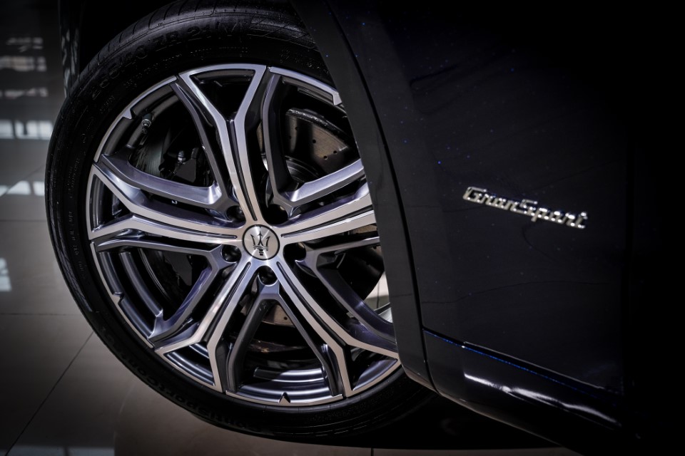 Levante Zegna Pelletessuta_Exterior_Black Calipers (1)