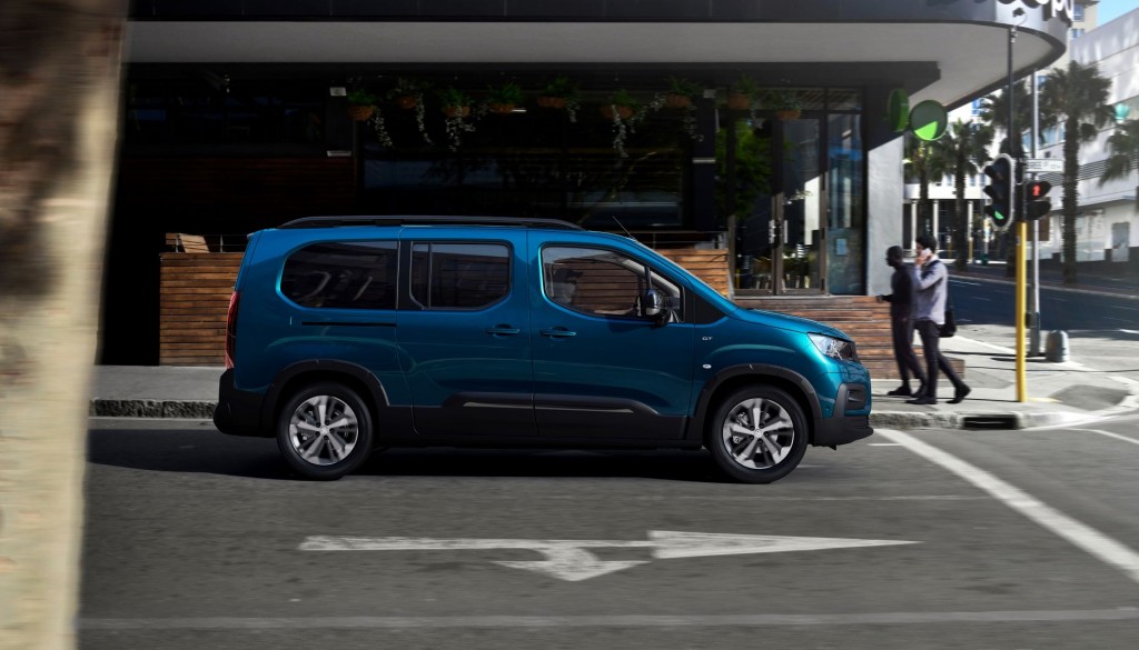 PEUGEOT_RIFTER_2102STYP105