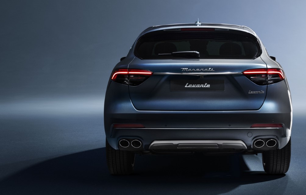 Medium-17932-MaseratiLevanteHybrid